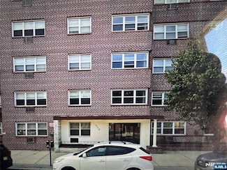 559 Anderson Ave Unit C1, Cliffside Park, NJ 07010