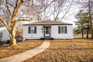 3100 La Vista Dr, Saint Ann, MO 63074