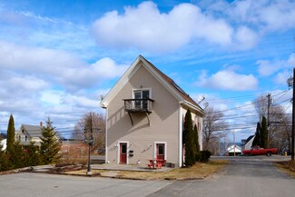 1 Wileys Ln, Owls Head, ME 04854