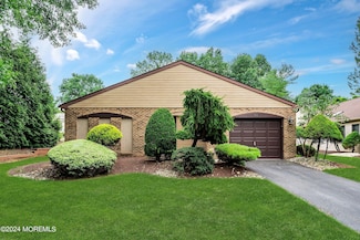 94 Clubhouse Ln, Marlboro, NJ 07746