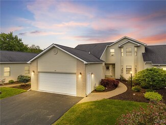 201 Falling Brook Path, Fayetteville, NY 13066