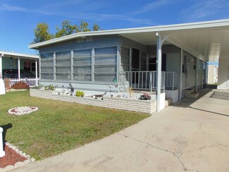 66 Hyacinth St, Nokomis, FL 34275