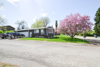913 W Erie St, Lewistown, MT 59457
