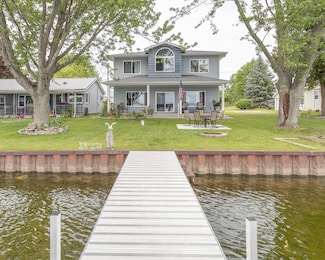 11105 Hahn Beach Dr, Evart, MI 49631