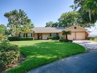 106 Acacia Point, Yalaha, FL 34797
