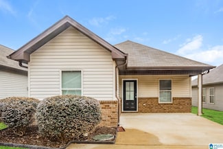 555 Kincaid Cove Ln, Odenville, AL 35120