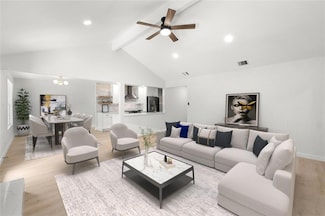 913 Spring Tree St, Round Rock, TX 78681