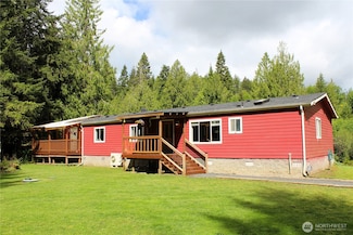 135 Troutman Dr, Winlock, WA 98596