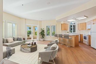 655 Columbia St Unit 301, San Diego, CA 92101