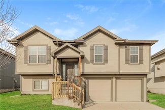 106 Samantha St, Raymore, MO 64083