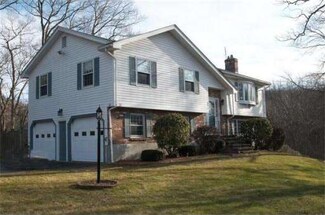 22 Kennel Hill Dr, Beverly, MA 01915