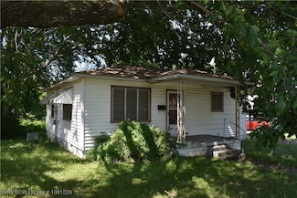 237 E 4th St, Booneville, AR 72927