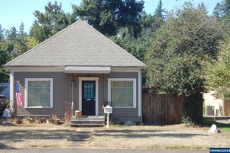 620 S Water St, Silverton, OR 97381
