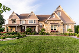 39W162 Longmeadow Ln, Campton Hills, IL 60175