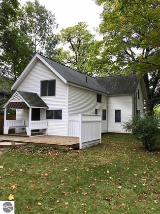 809 E 8th St, Traverse City, MI 49686