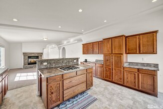 17705 Smoketree Ct, Reno, NV 89508