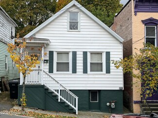35 Lincoln Ave, Troy, NY 12180
