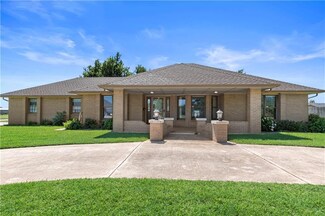 3912 Hickory Stick Dr, Chickasha, OK 73018