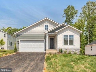 35595 Pine Needle Ln, Lake of the Woods, VA 22508