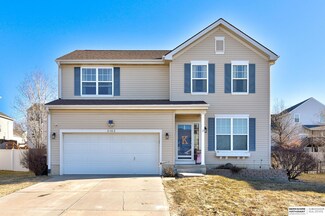 2103 Walnut Creek Dr, Papillion, NE 68046