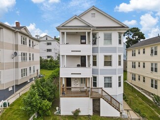 105 Sterling St, Worcester, MA 01610