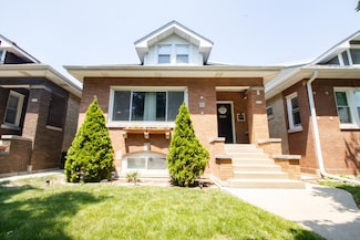 5236 W Nelson St, Chicago, IL 60641