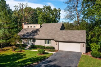 28W710 Indian Knoll Rd, West Chicago, IL 60185