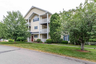 5 Crosswoods Path Blvd Unit B4, MerriMacK, NH 03054