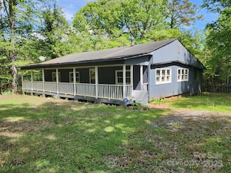 3225 Sawmill Rd, Hickory Grove, SC 29717