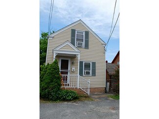 19 Murphy Ave, Bristol, RI 02809