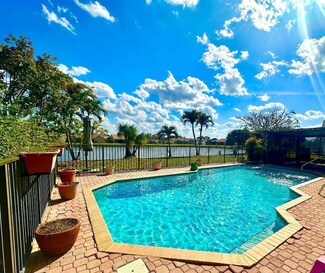 9517 El Clair Ranch Rd, Boynton Beach, FL 33437