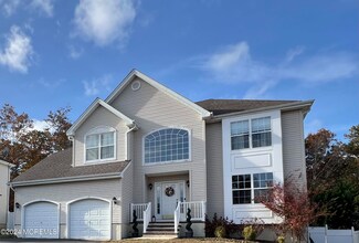 140 Vivas Dr, Barnegat, NJ 08005