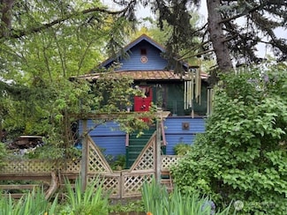 8729 Palatine Ave N, Seattle, WA 98103