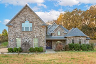 4078 Oak Pointe Dr, Pleasant View, TN 37146