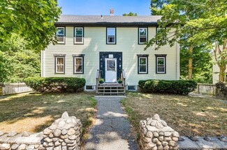 28-30 Pine St, Whitinsville, MA 01588
