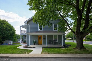 334 Main St, Akron, PA 17501