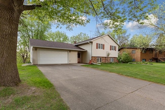 16 Crestview Bay, Faribault, MN 55021