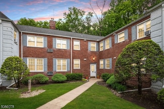 10 Parkway Village Unit 10 E, Cranford, NJ 07016
