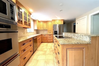 170 Saddle Hill Rd, Hopkinton, MA 01748
