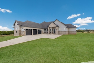 351 Mexican Hat Dr, Spring Branch, TX 78070