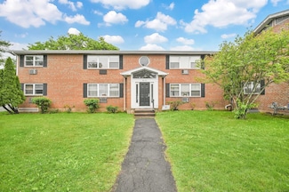 71 Mountain Laurel Dr, Wethersfield, CT 06109