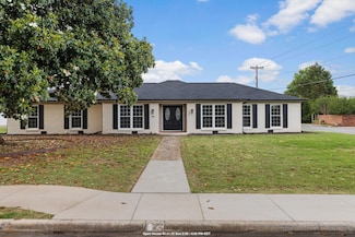 1907 Edwards Ave, Muscle Shoals, AL 35661