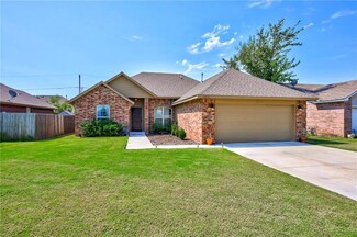 1016 N Windermere Dr, Moore, OK 73160