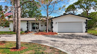 2001 Pinellas Point Dr S, Saint Petersburg, FL 33712
