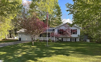 2392 Holland Cir, Traverse City, MI 49685