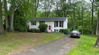 445 Lincoln Dr, Cheshire, CT 06410