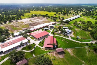 1331 E Parker Rd, Muldoon, TX 78949
