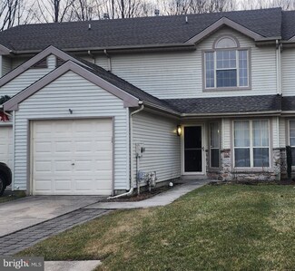 83 Fox Meadow Dr, Sicklerville, NJ 08081