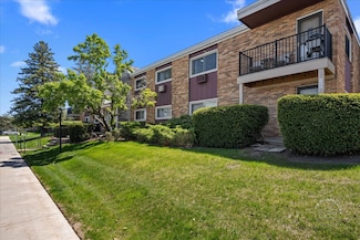 1313A S Rebecca Rd Unit 202, Lombard, IL 60148