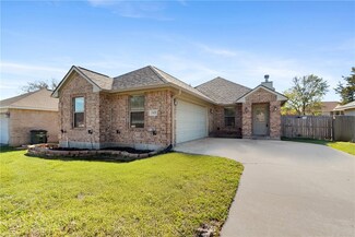 2402 Pleasant Rose Cir, Bryan, TX 77808